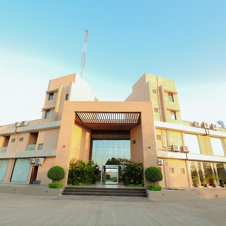 Hotel Club Heaven Palanpur Exterior foto