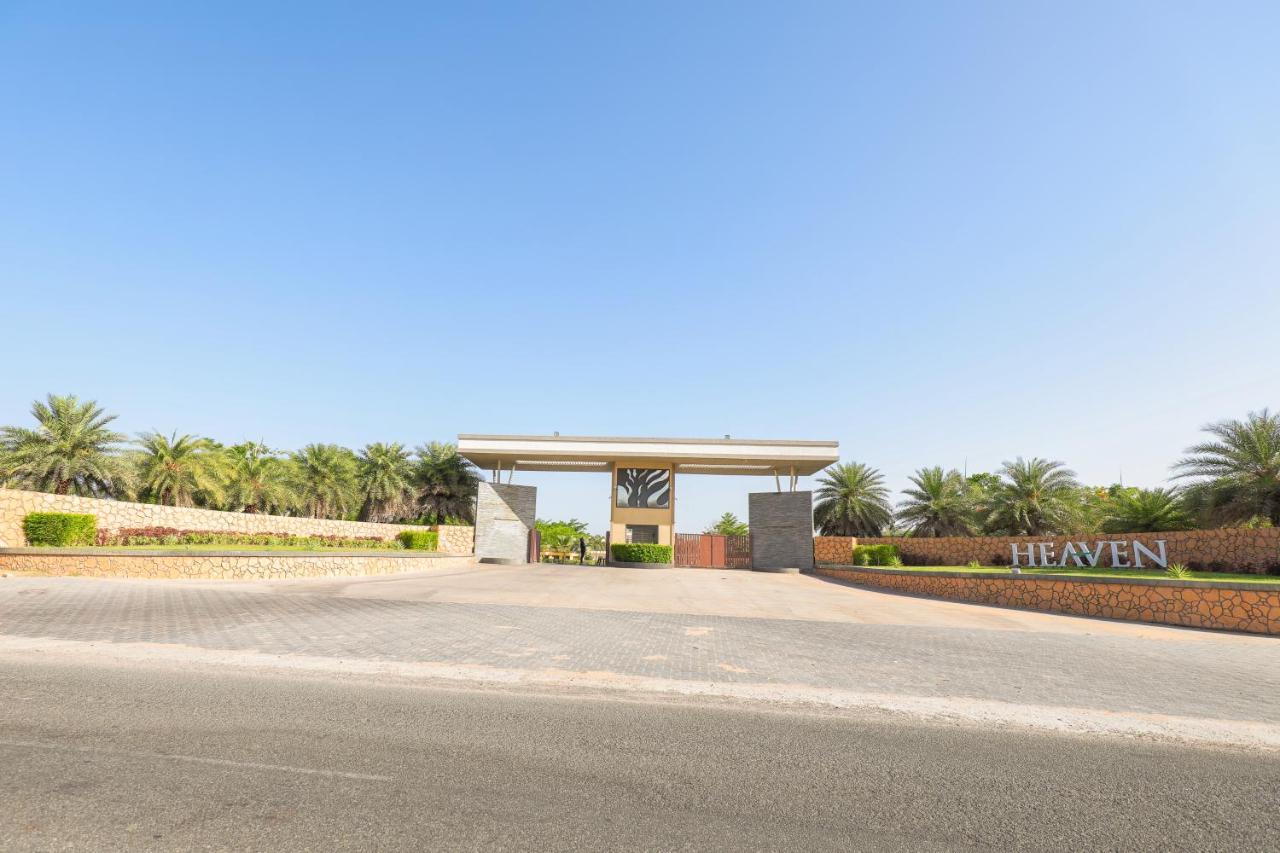 Hotel Club Heaven Palanpur Exterior foto
