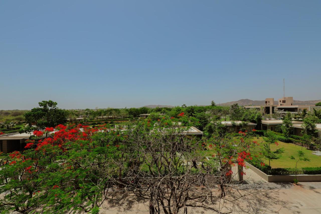 Hotel Club Heaven Palanpur Exterior foto