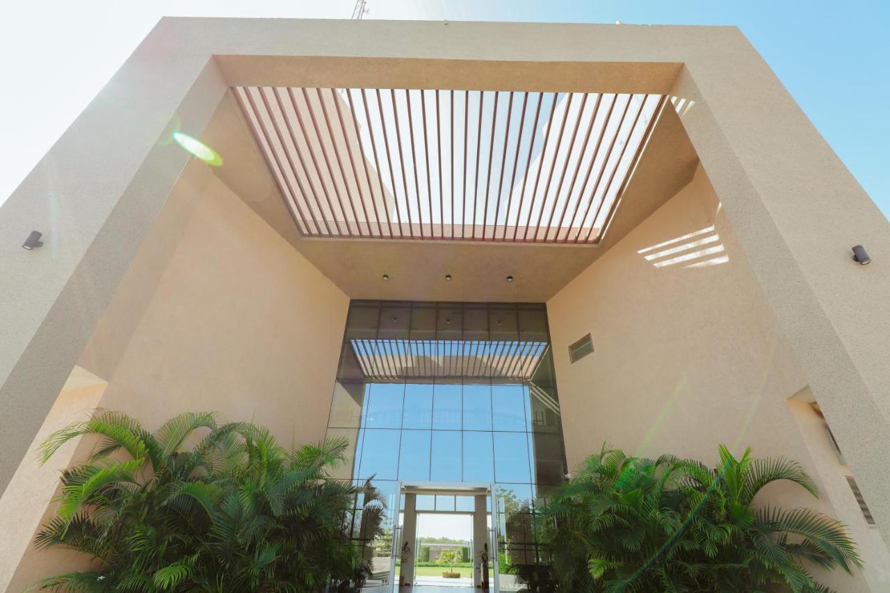 Hotel Club Heaven Palanpur Exterior foto