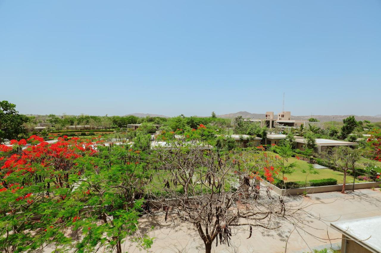 Hotel Club Heaven Palanpur Exterior foto